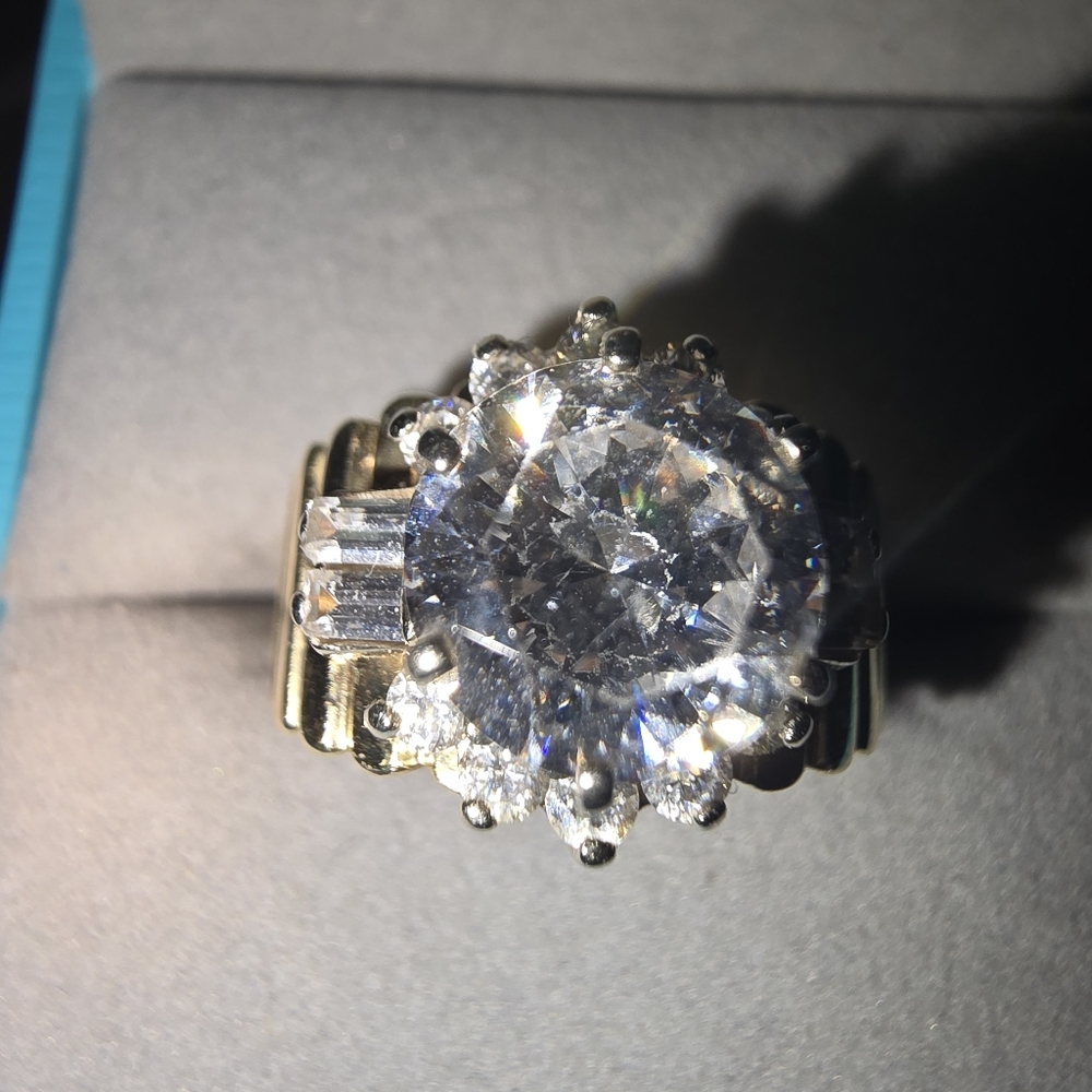 14K Gold CZ Statement Ring Large 3–4 Carat Look Halo Baguette - Picture 7 of 7